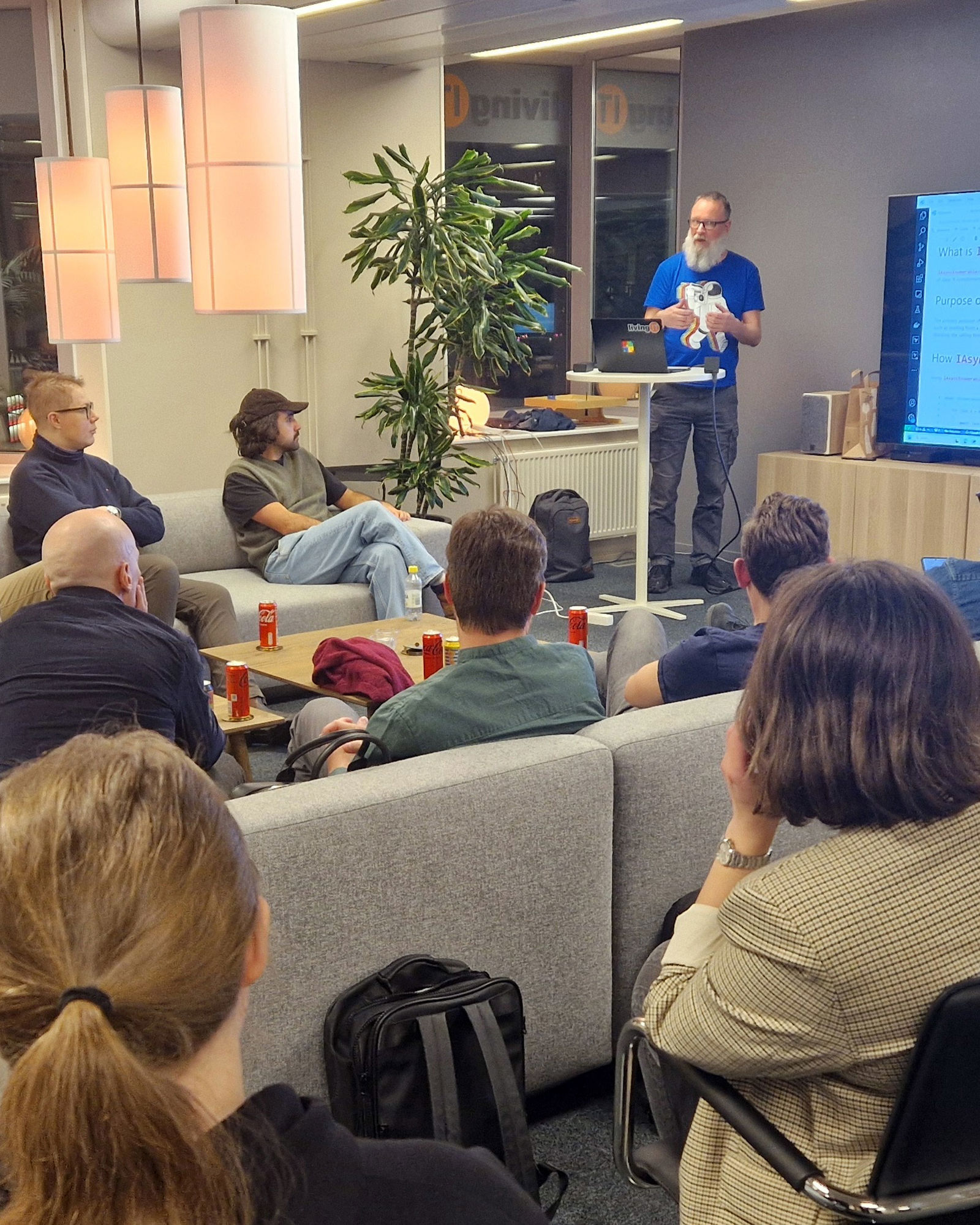 Living IT carousel image 3